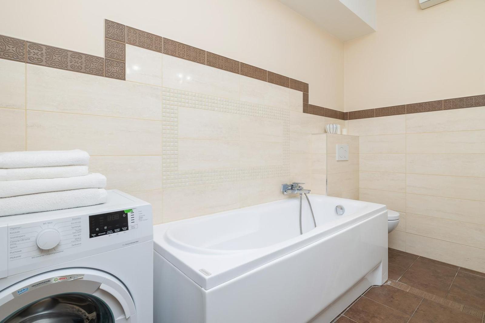 3 Bedroom With Balcony - Skawinska 18 * Krakau